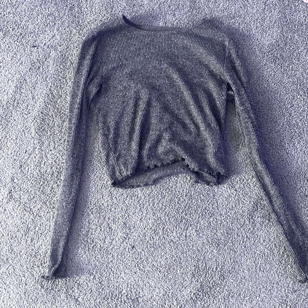 American Eagle- size medium. Ribbed, cropped, long sleeve tee